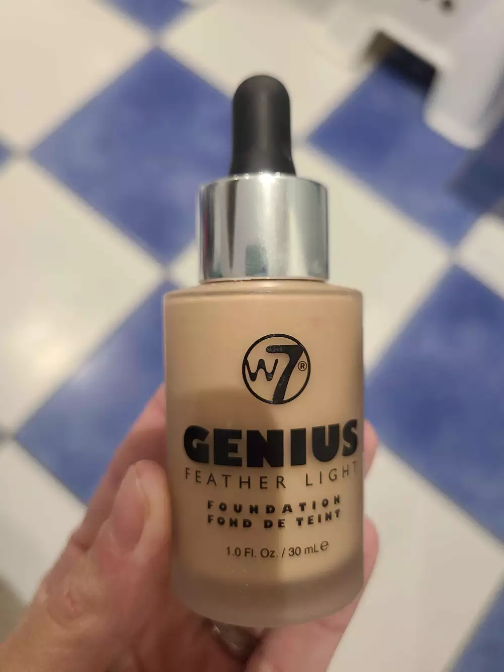 W7 - Genius feather light - Fond de teint