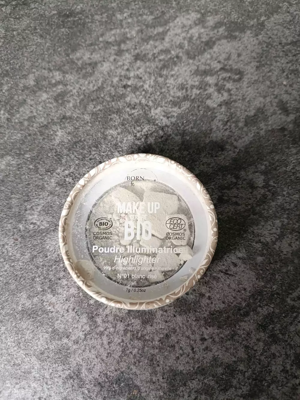 BORN TO BIO - Poudre illuminatrice 01 blanc irisé