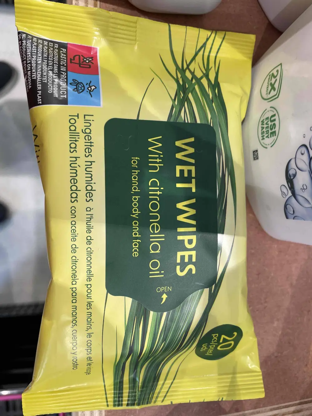 WET WIPES - Lingettes humides à l'huile citronnelle