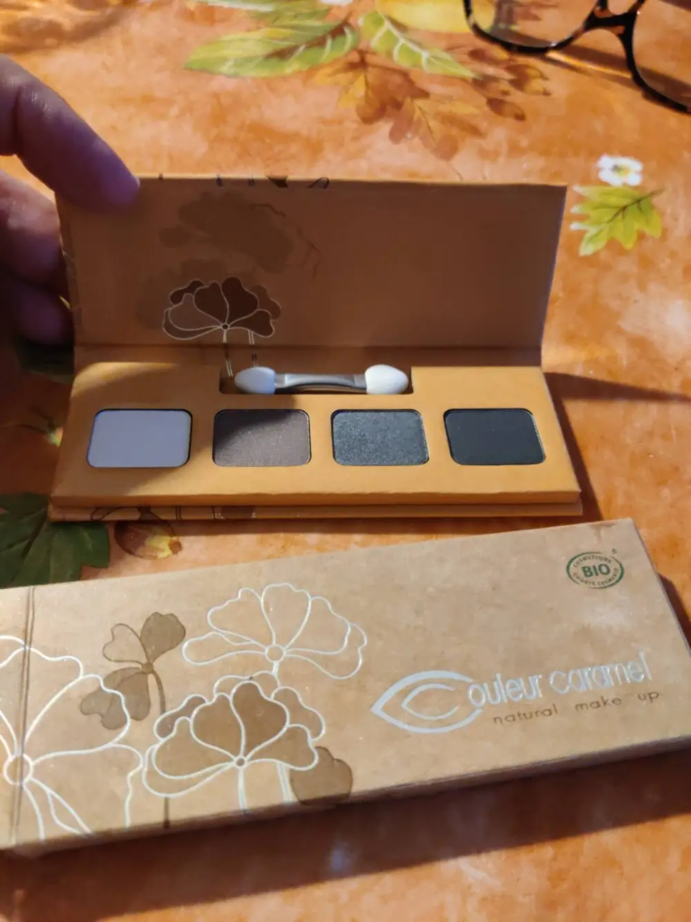 COULEUR CARAMEL - Natural make up