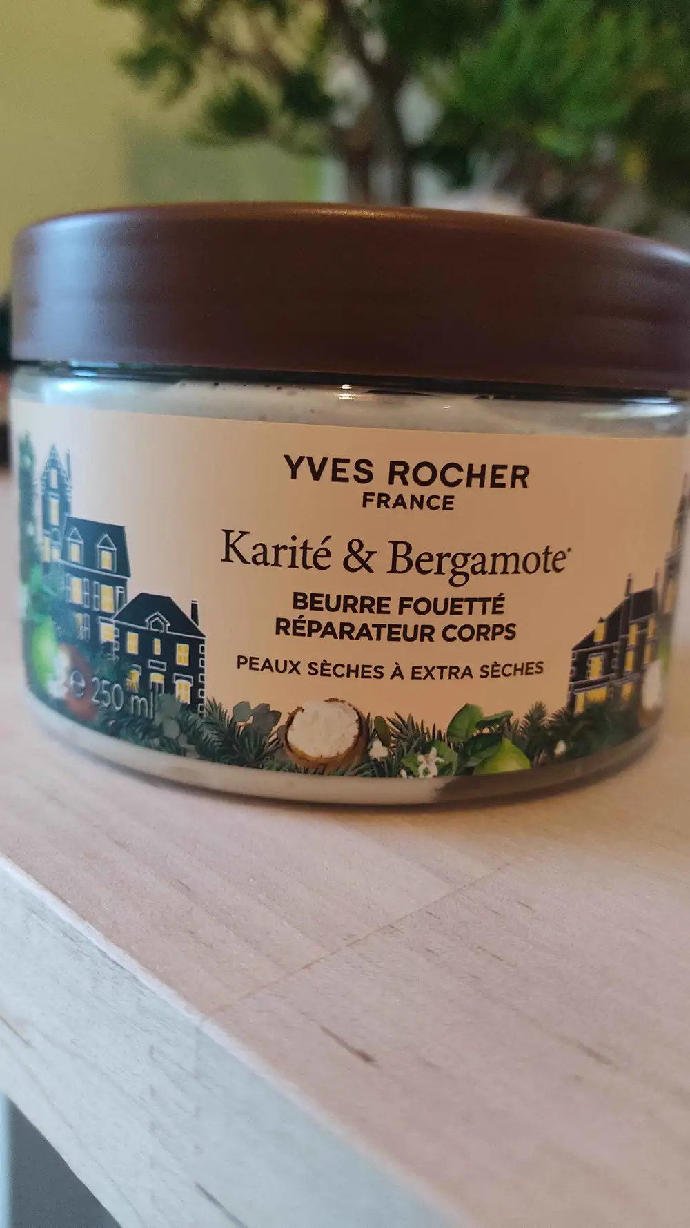 YVES ROCHER - Karité & bergamote - Beurre fouetté réparateur corps