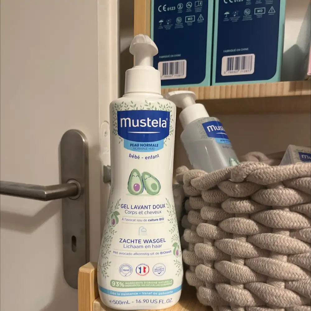MUSTELA - Bébé enfant - Gel lavant doux 