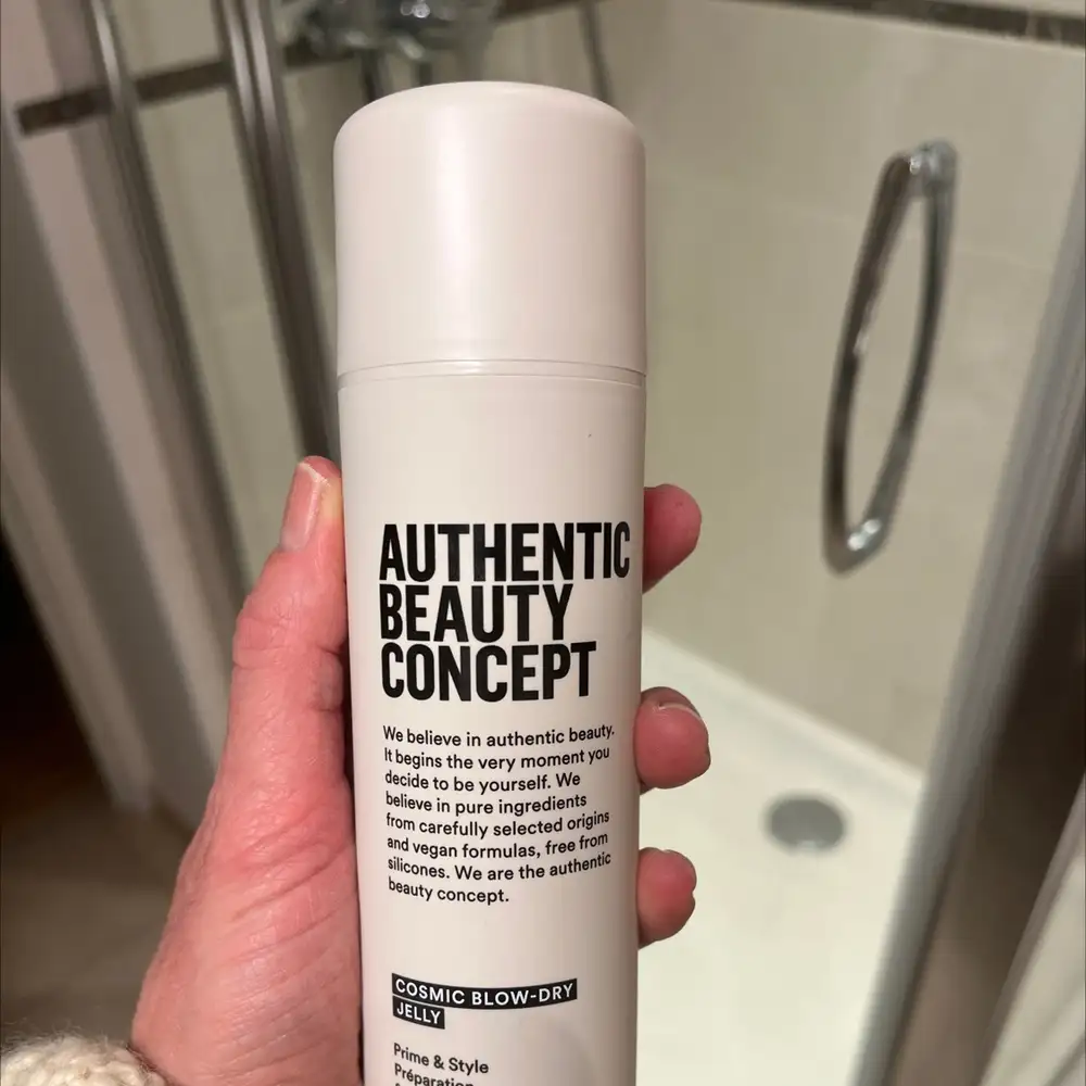 AUTHENTIC BEAUTY CONCEPT - Cosmic blow-dry jelly