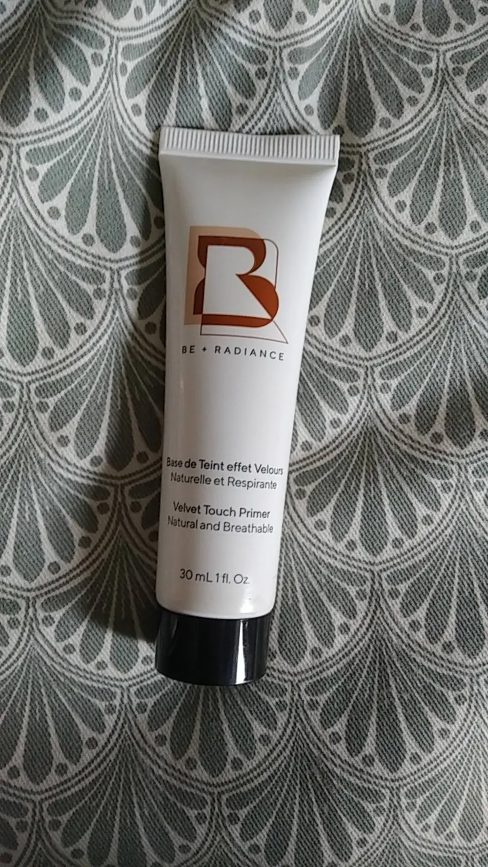 BE + RADIANCE - Base de teint effet velours