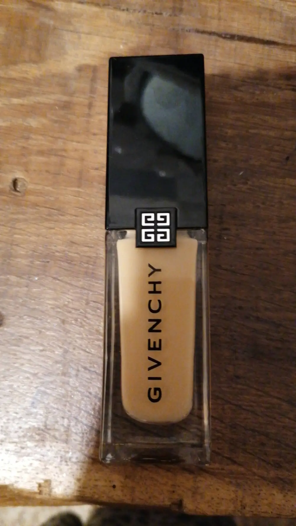 GIVENCHY - Prisme libre Skin-caring glow - Fond de teint