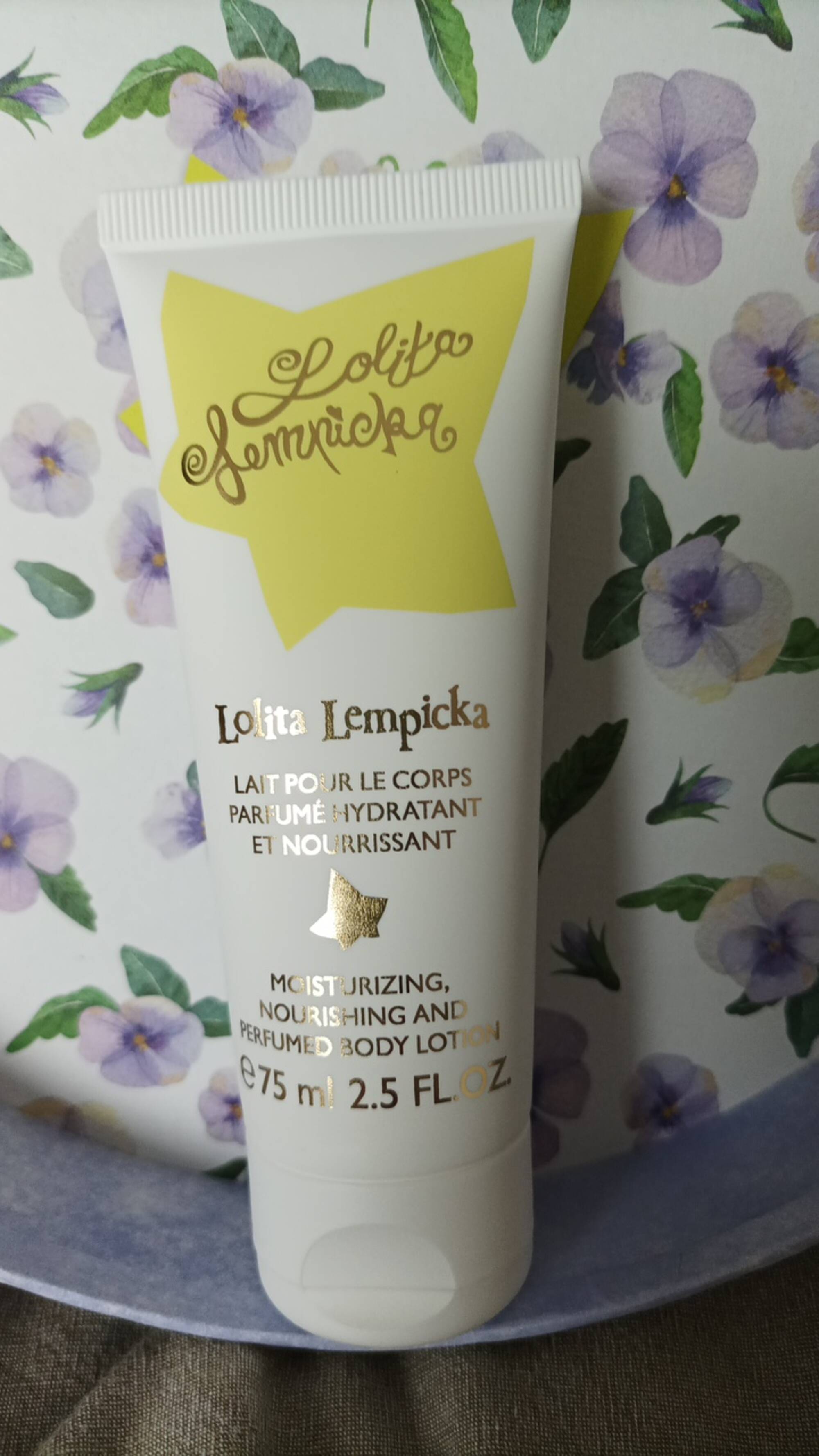 LOLITA LEMPICKA - Lait pour le corps parfumé hydratant et nourrissant