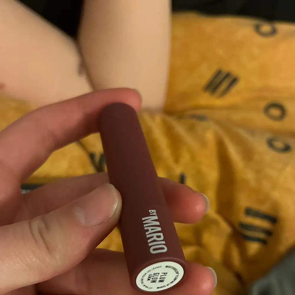 MAKEUP BY MARIO - Plum glow - Plumping lip serum 