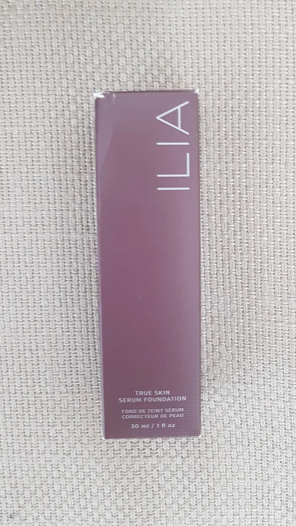 ILIA - Fond de teint sérum correcteur de peau