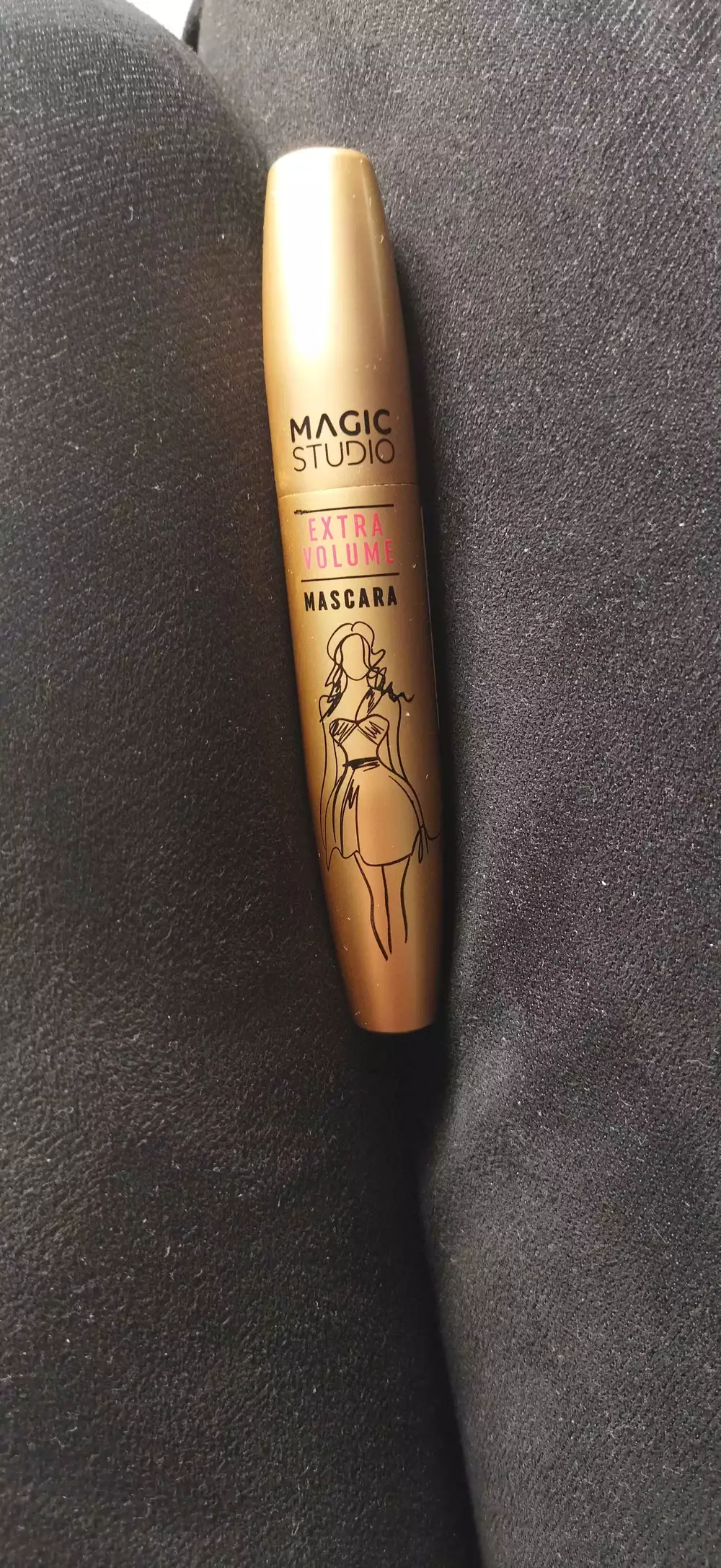 MAGIC STUDIO - Mascara extra volume 