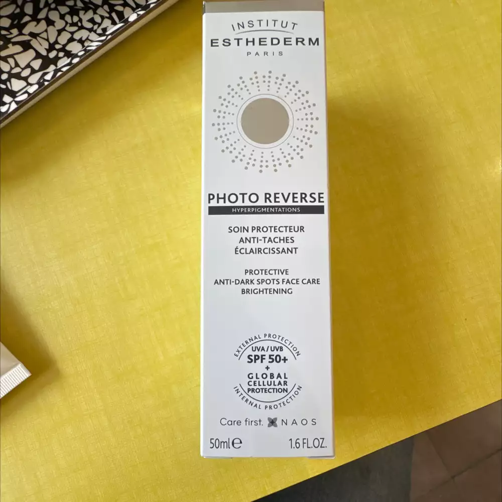 ESTHEDERM - Photo reverse - Soin protecteur anti-taches