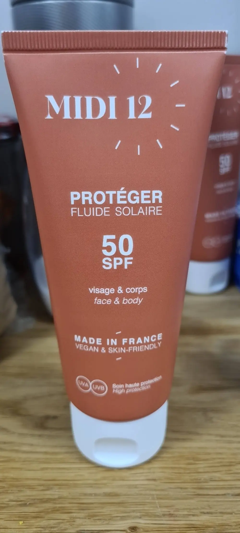 MIDI 12 - Protéger - Fluides solaire SPF 50 