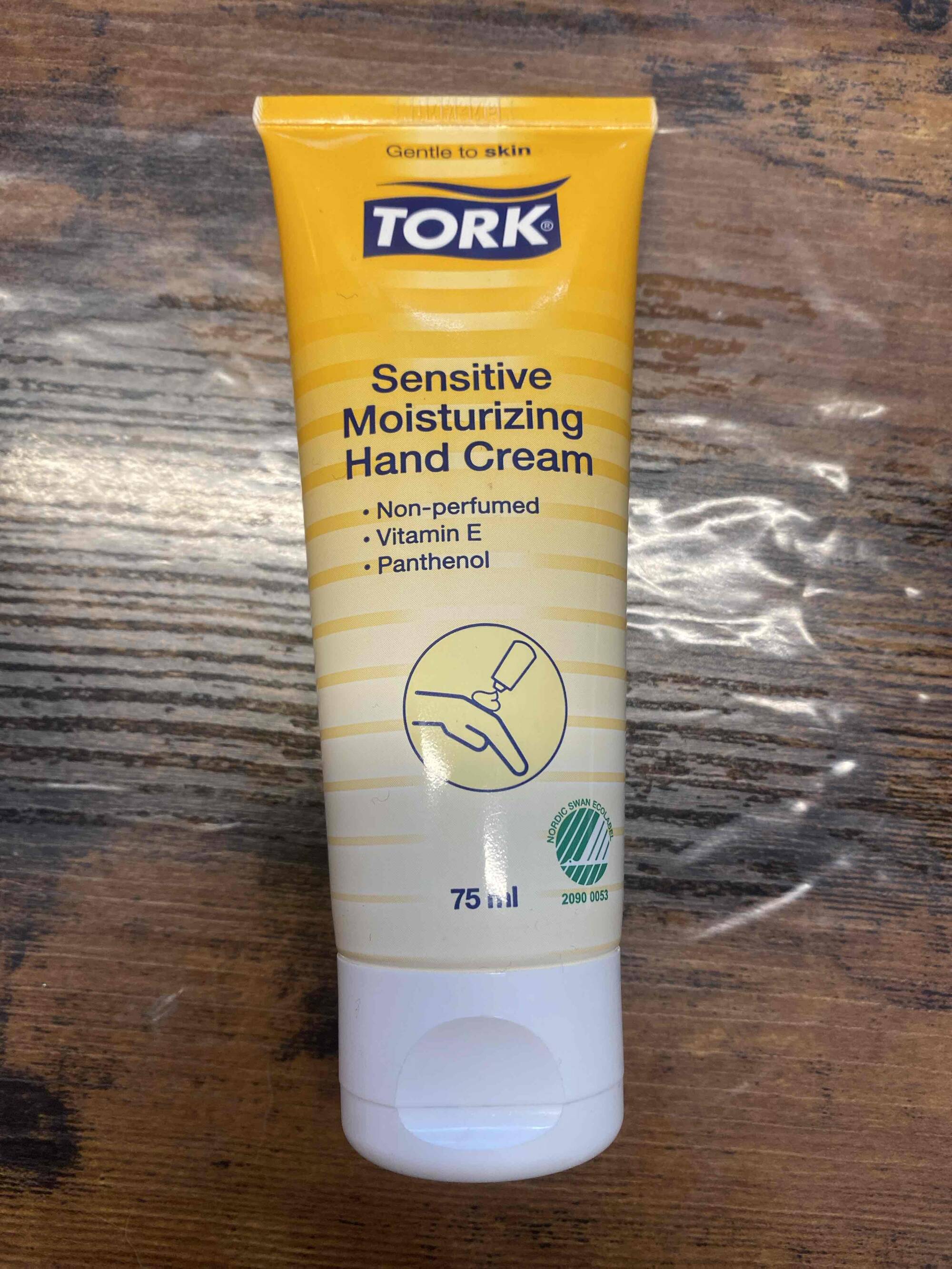 TORK - Sensitive moisturizing hand cream