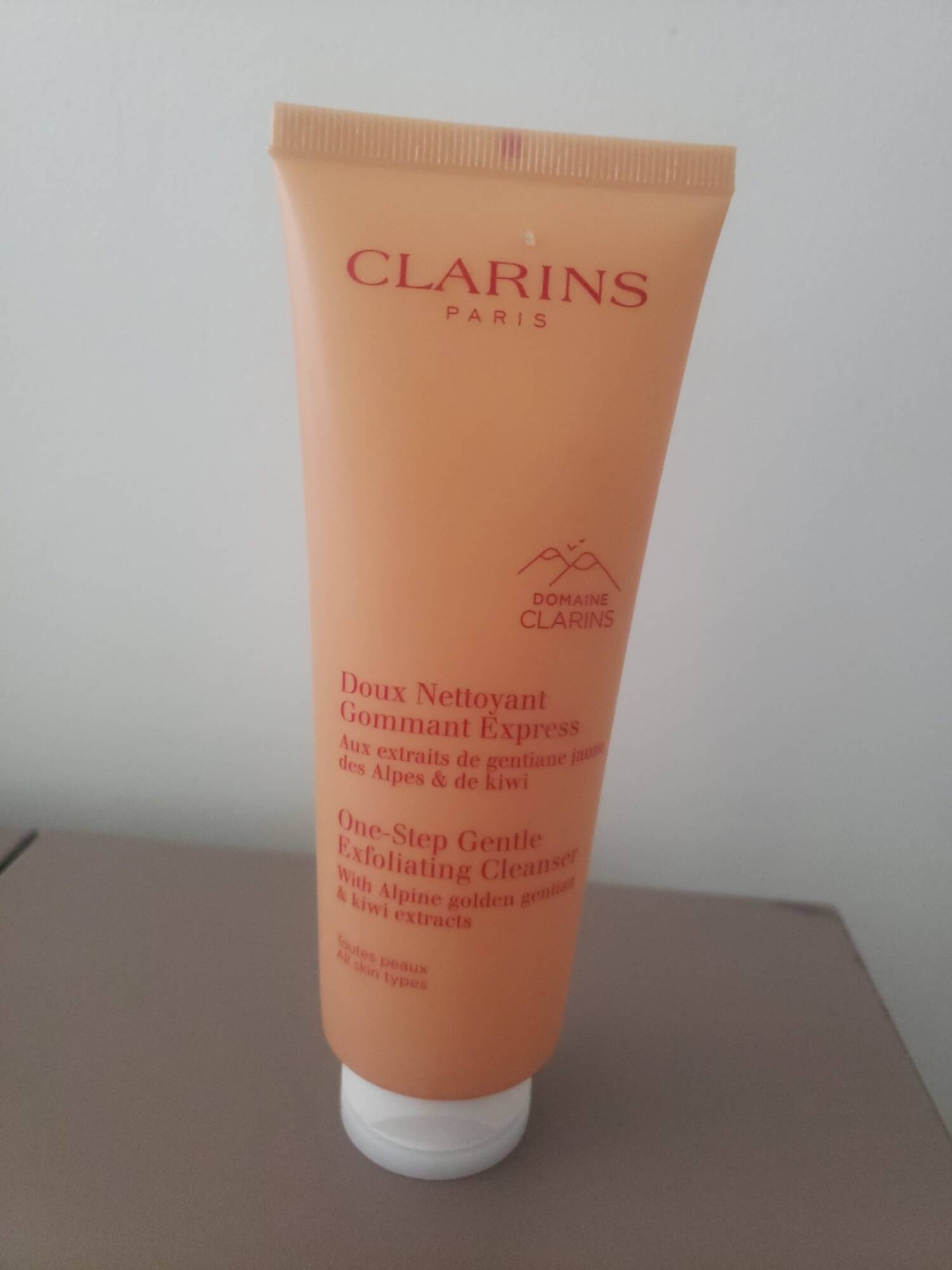 CLARINS - Doux nettoyant gommant express