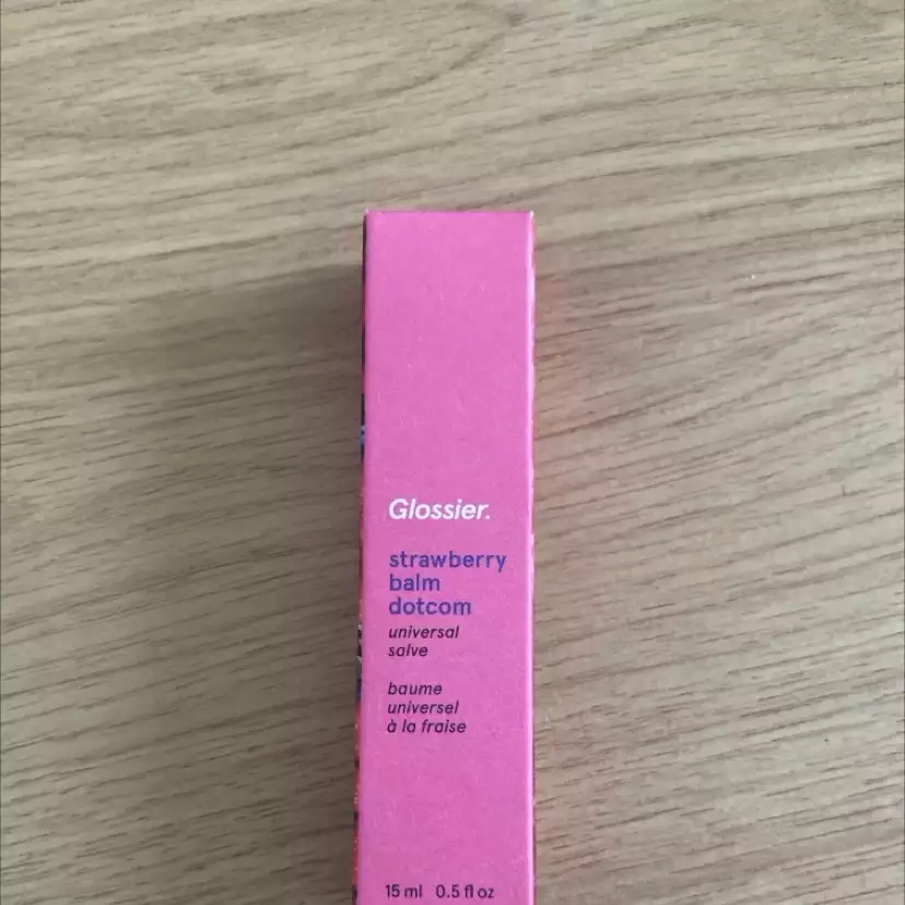 GLOSSIER - Baume universel à la fraise 