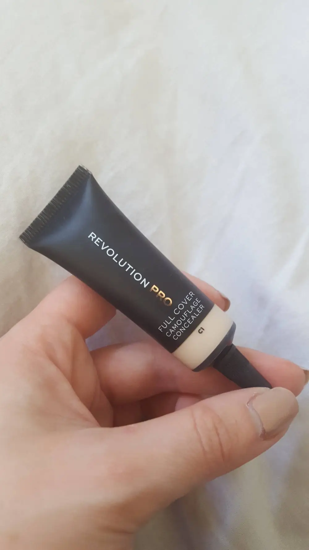 REVOLUTION PRO - Full cover camouflage concealer C1