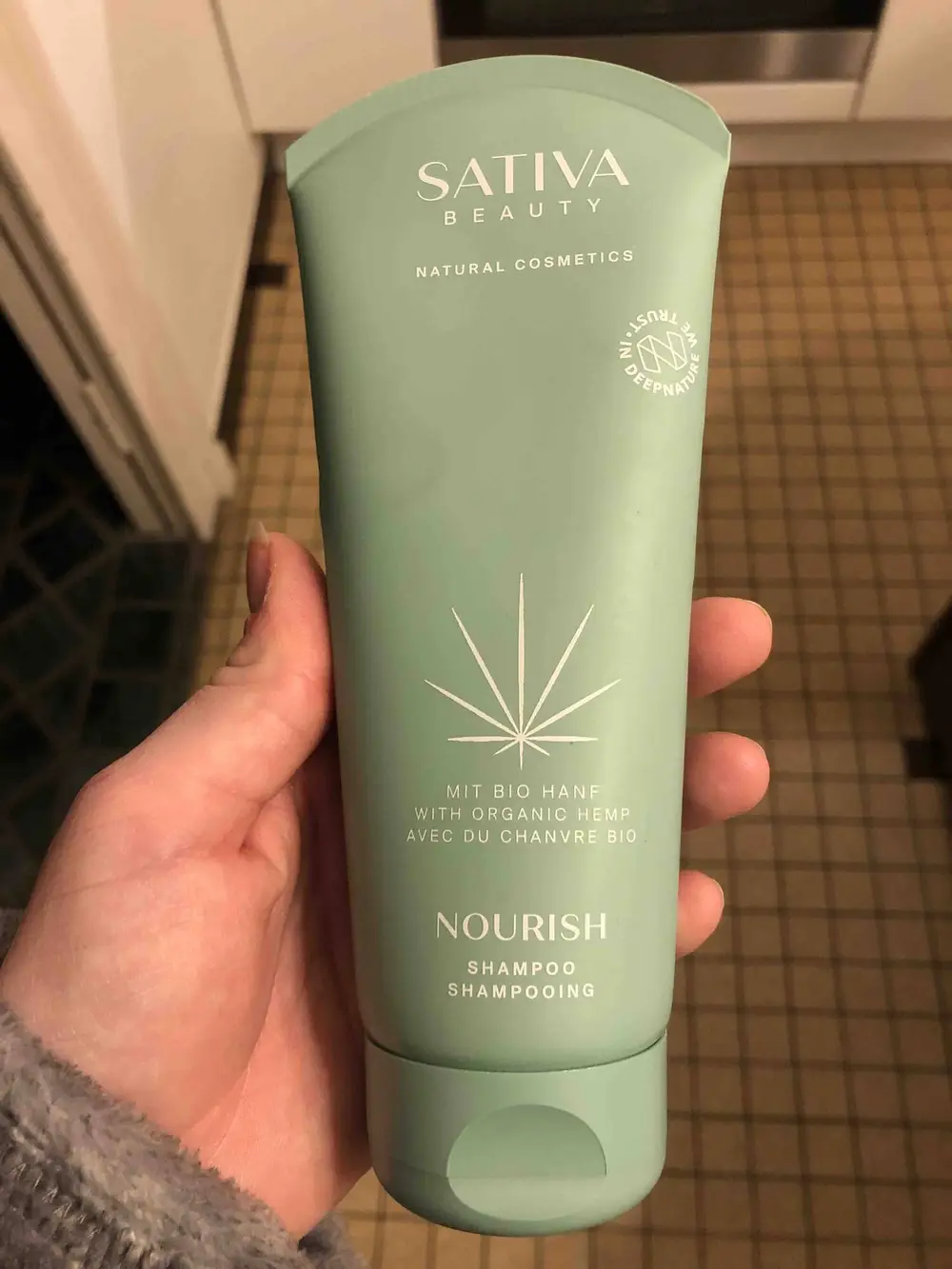 SATIVA BEAUTY - Nourish - Shampooing avec du chanvre bio