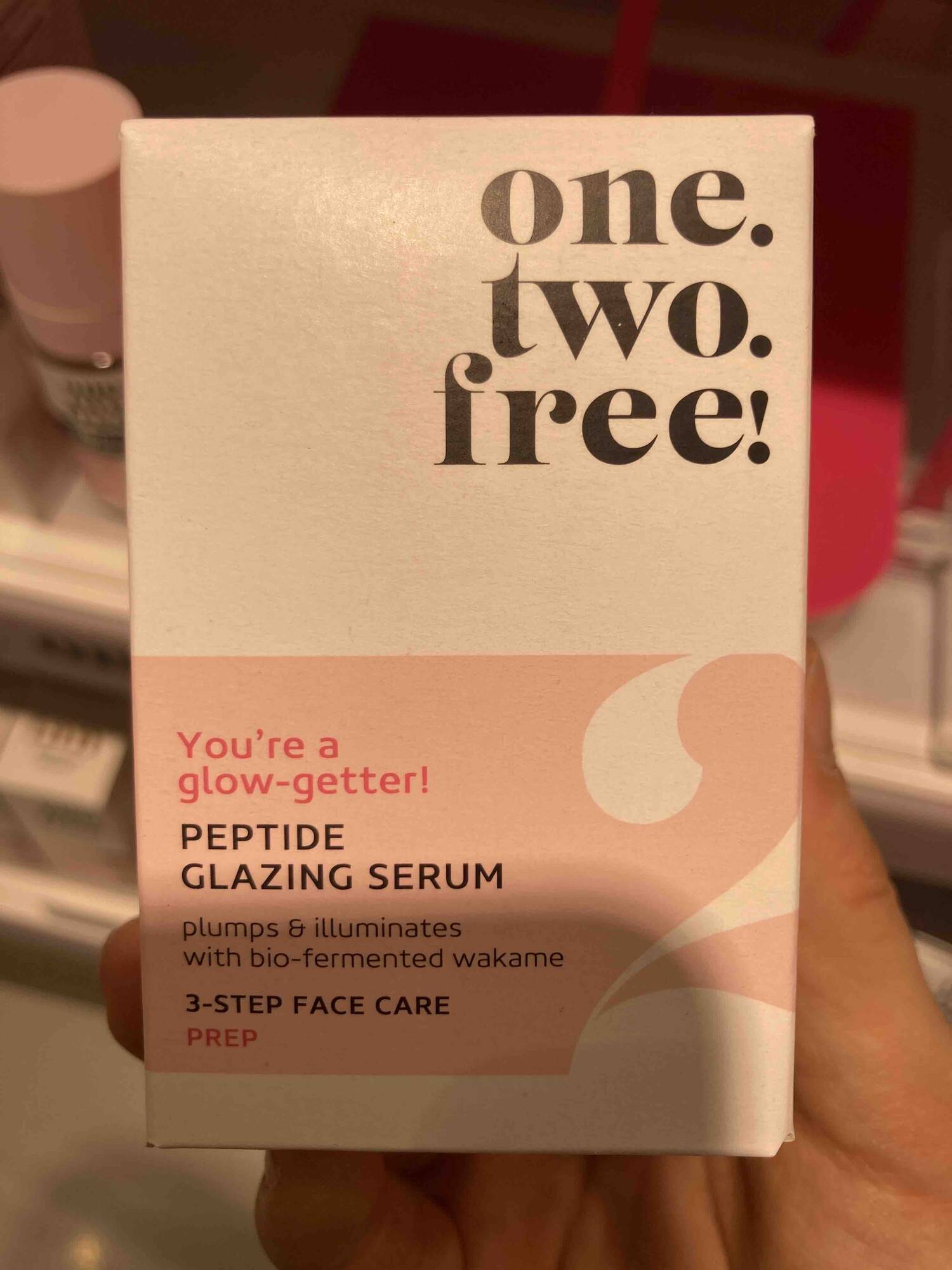 ONE.TWO.FREE! - You're glow-getter! Peptide glazing serum