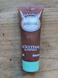 L'OCCITANE - Amande - Douche gommante