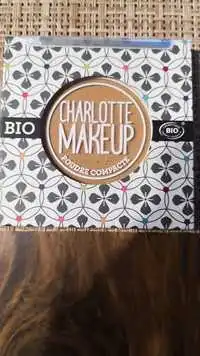 CHARLOTTE MAKEUP - Poudre compacte dorée bio