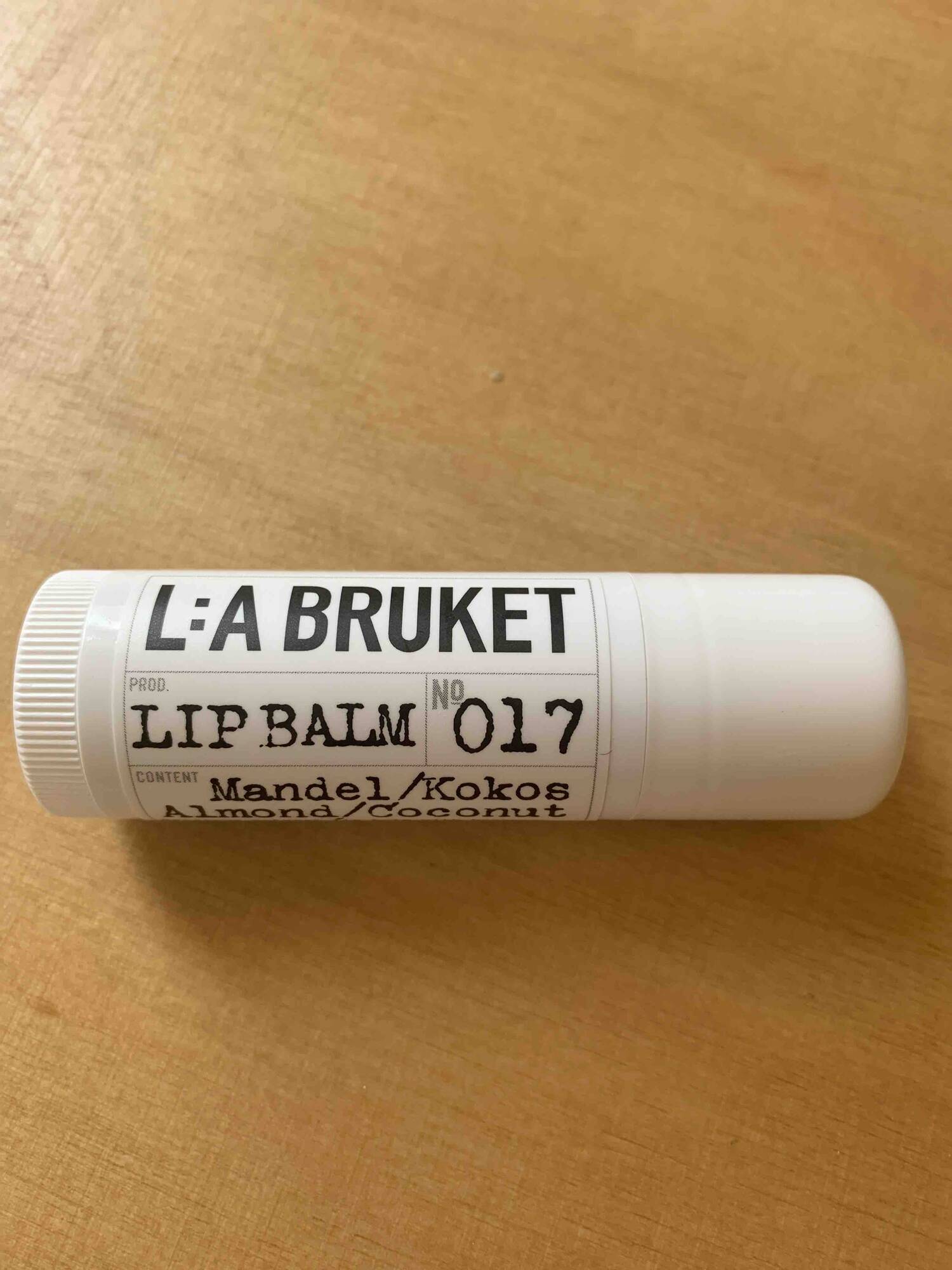 L:A BRUKET - Lip balm Almond / Coconut