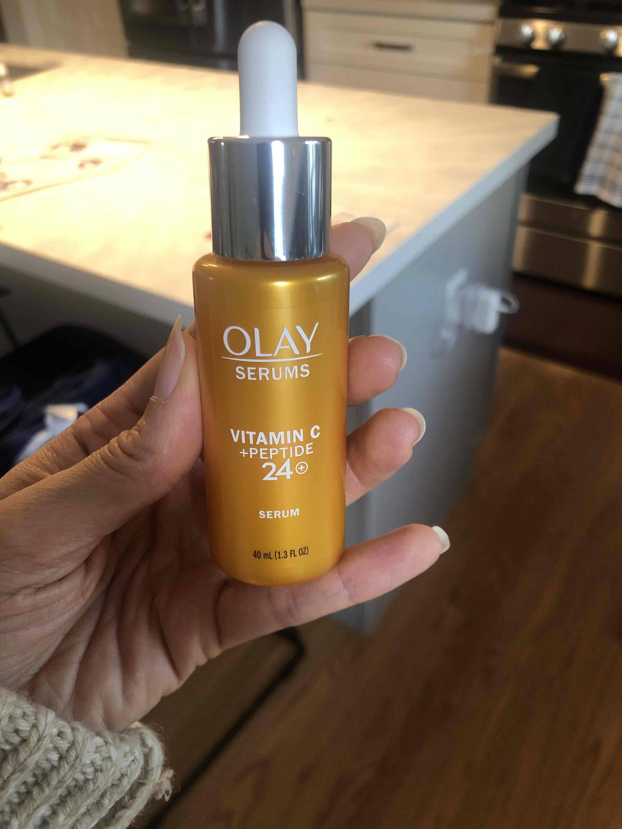 OLAY - Serums Vitamin C + Peptide 24+