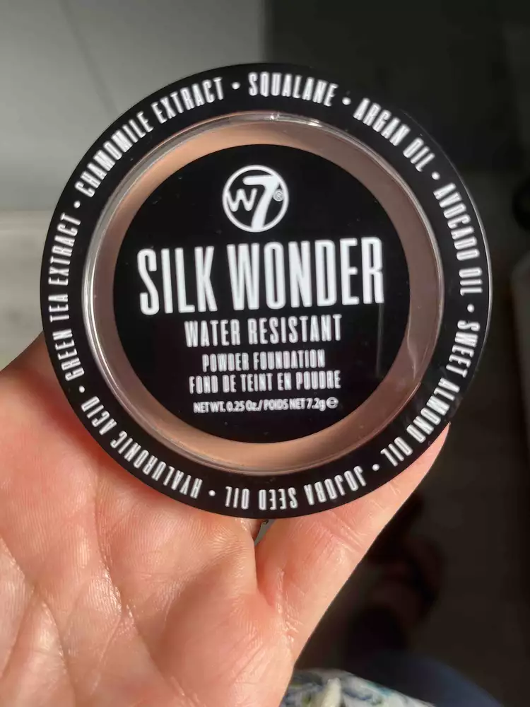 W7 COSMETICS - Silk wonder - Fond de teint en poudre water resistant