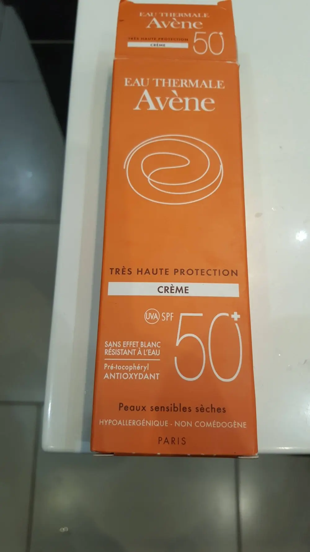 AVÈNE - Crème spf 50+ peaux sensibles sèches