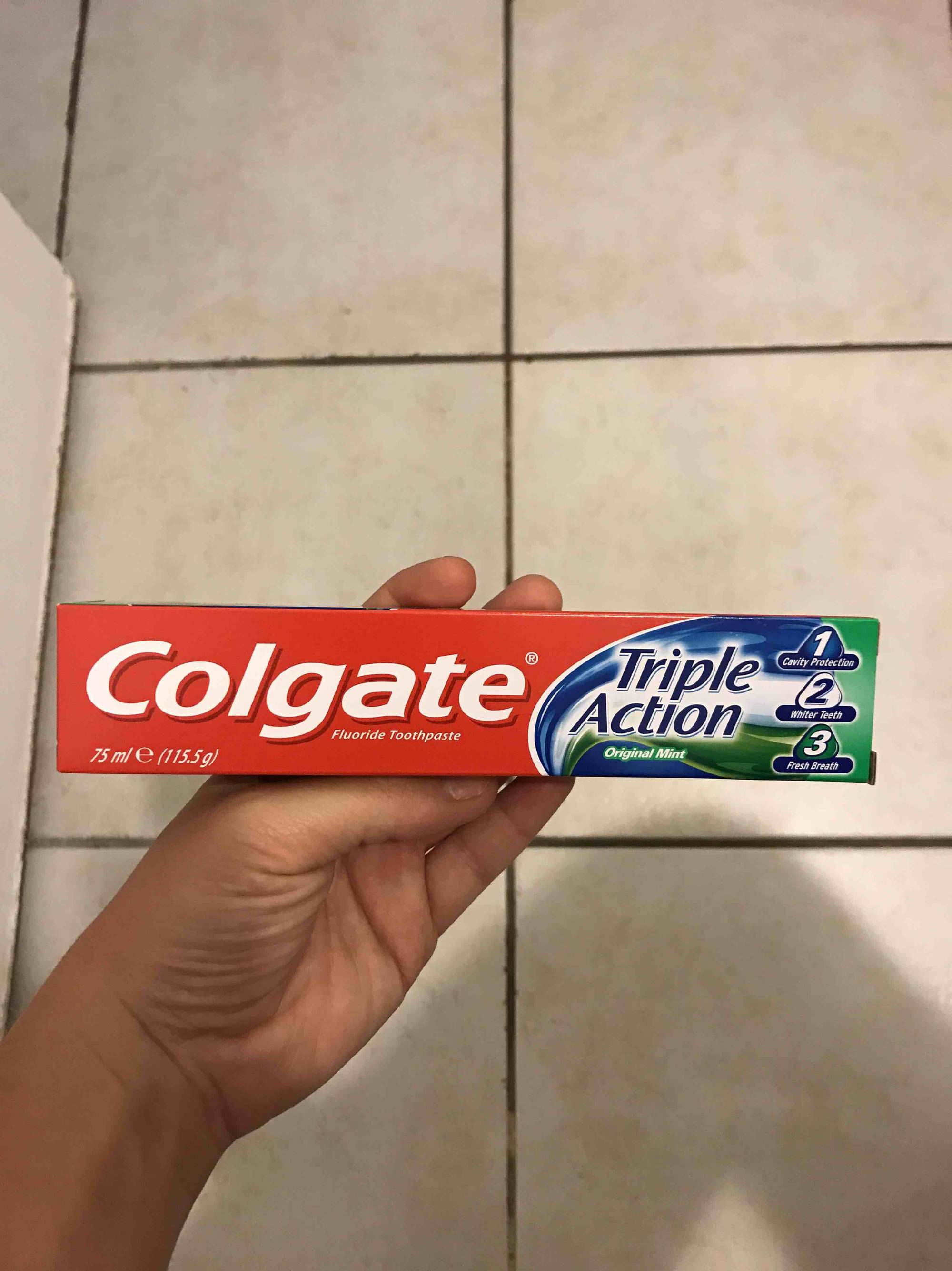 COLGATE - Triple action - Fluoride toothpaste
