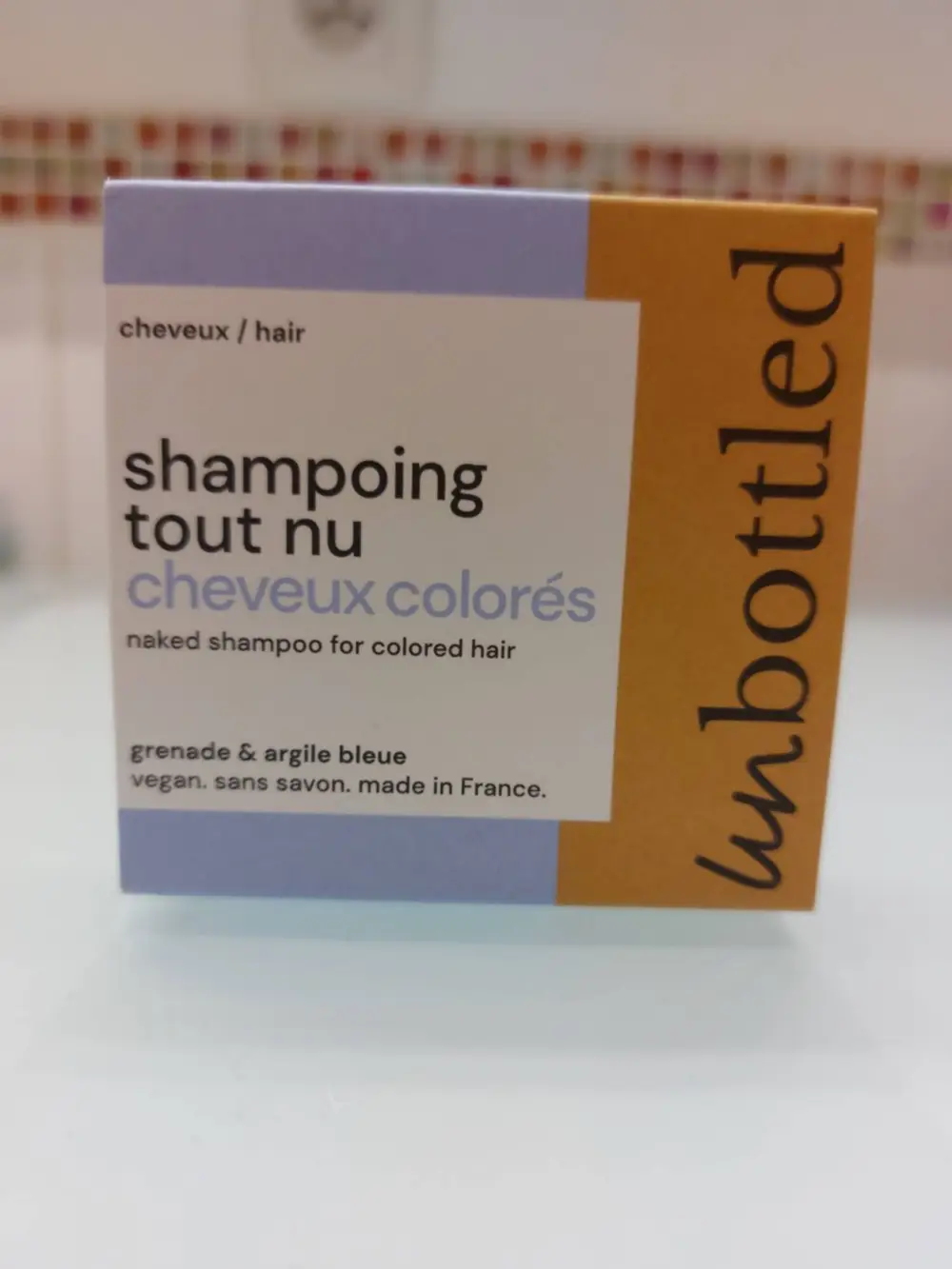 UN BOTTLED - Cheveux colorés - Shampoing tout nu