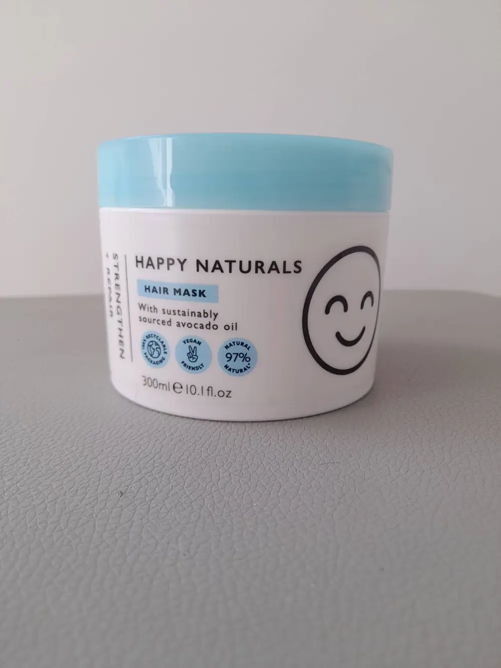 HAPPY NATURALS - Strengthen and Repair - Hair Mask