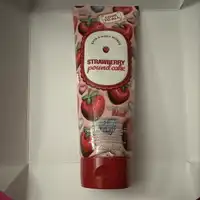 BATH & BODY WORKS - Strawberry pound cake - Crème pour le corps