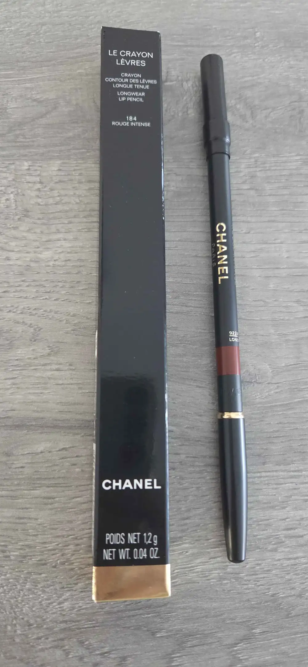 CHANEL - Le crayon à lèvres 184 rouge intense