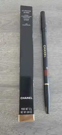CHANEL - Le crayon à lèvres 184 rouge intense