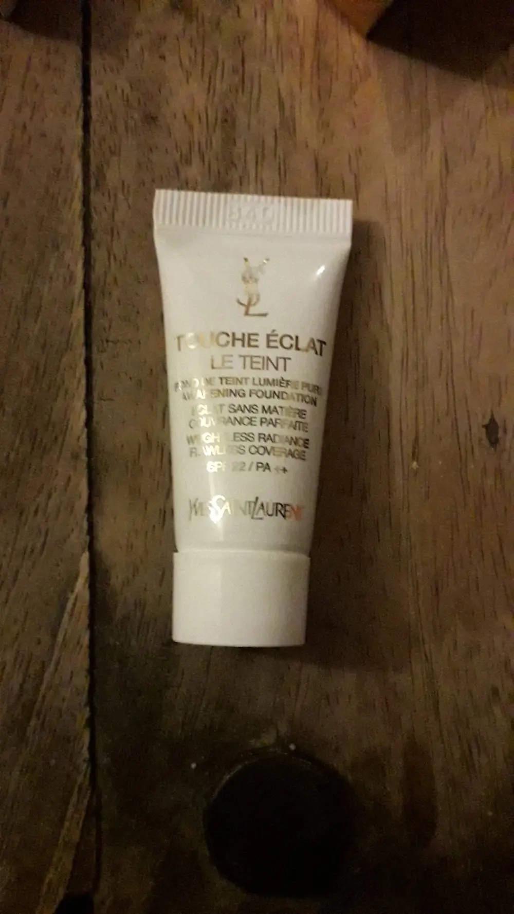 YVES SAINT LAURENT - Touche éclat - Fond de teint lumière pure SPF 22