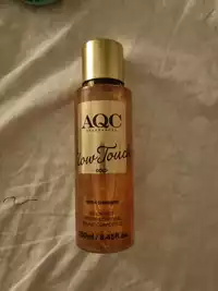 AQC FRAGRANCE - Glow touch gold - Body mist with shimmer