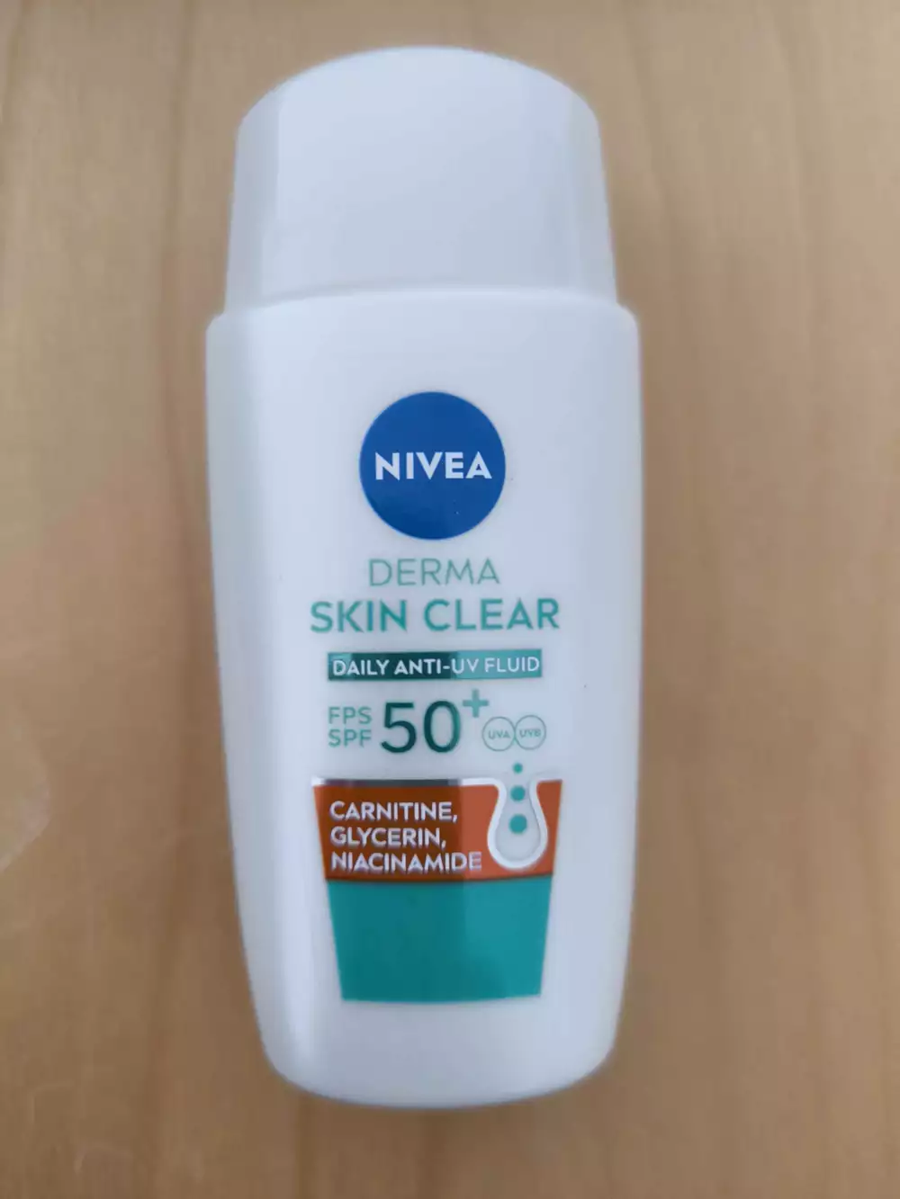 NIVEA - Derma skin clear - Daily anti-uv fluid SPF 50+
