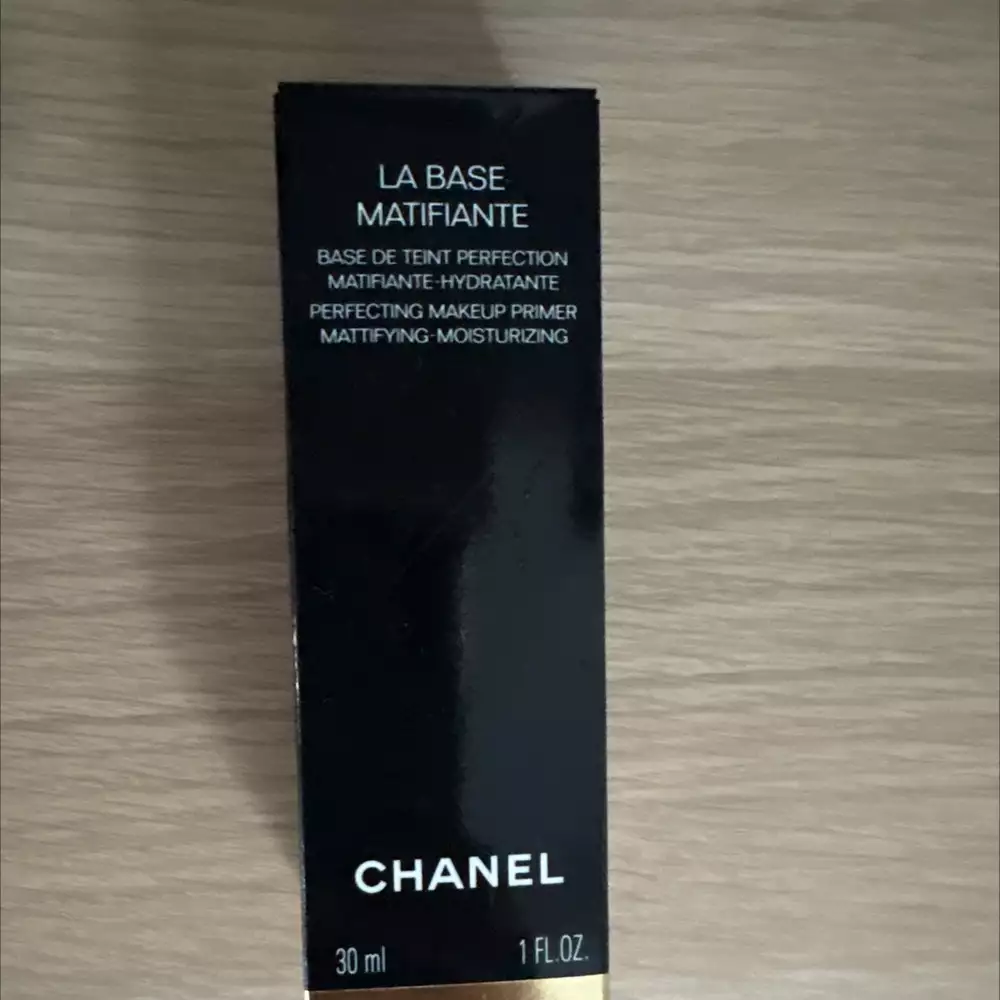 CHANEL - La base matifiante