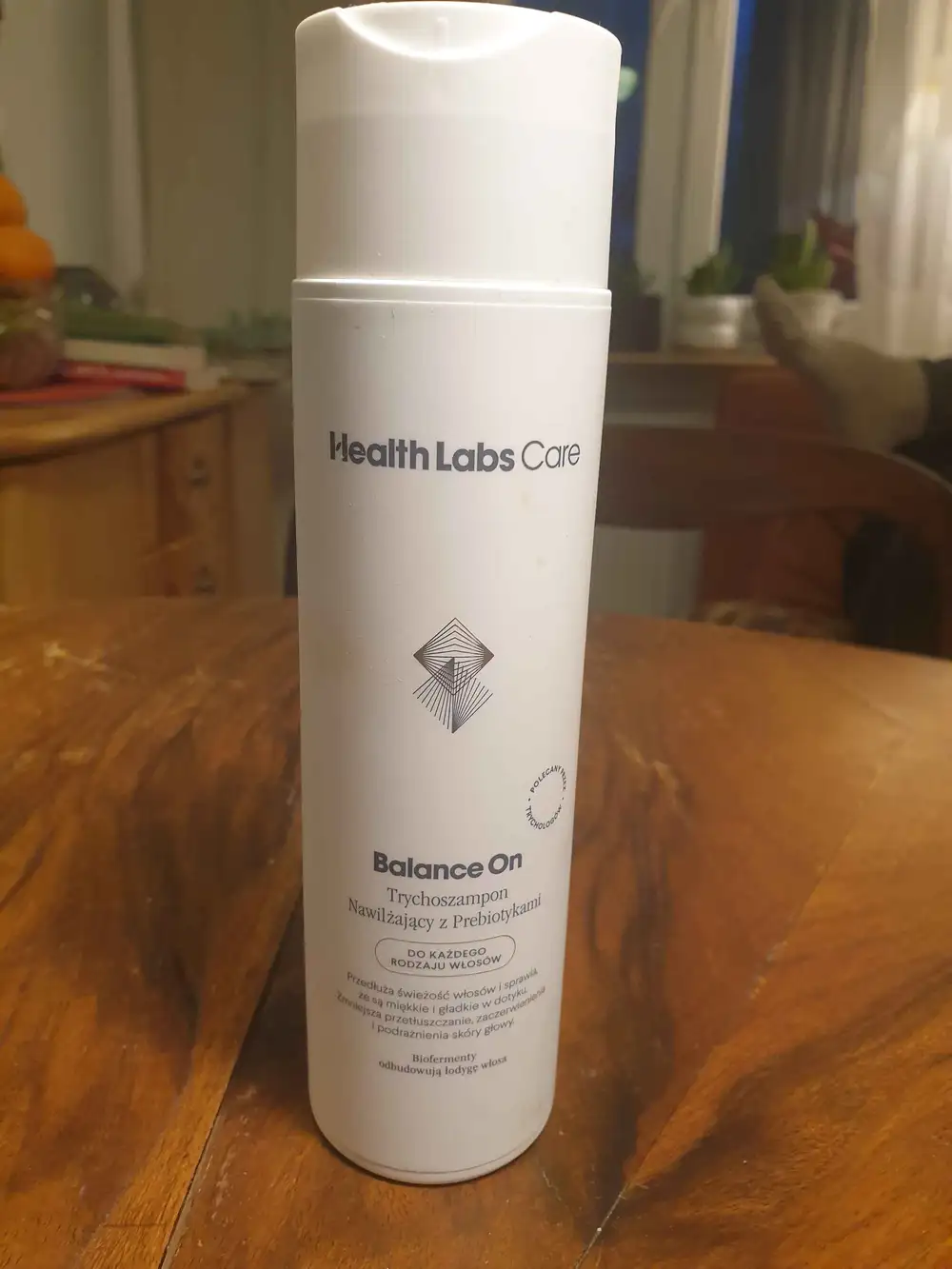 HEALTH LABS CARE - Balance on - Trycho szampon nawilżający z prebiotykami 