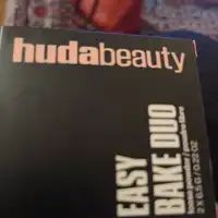HUDA BEAUTY - Easy bake duo - Poudre libre