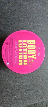 SB SKINBLISS - Body lotion with shimmer