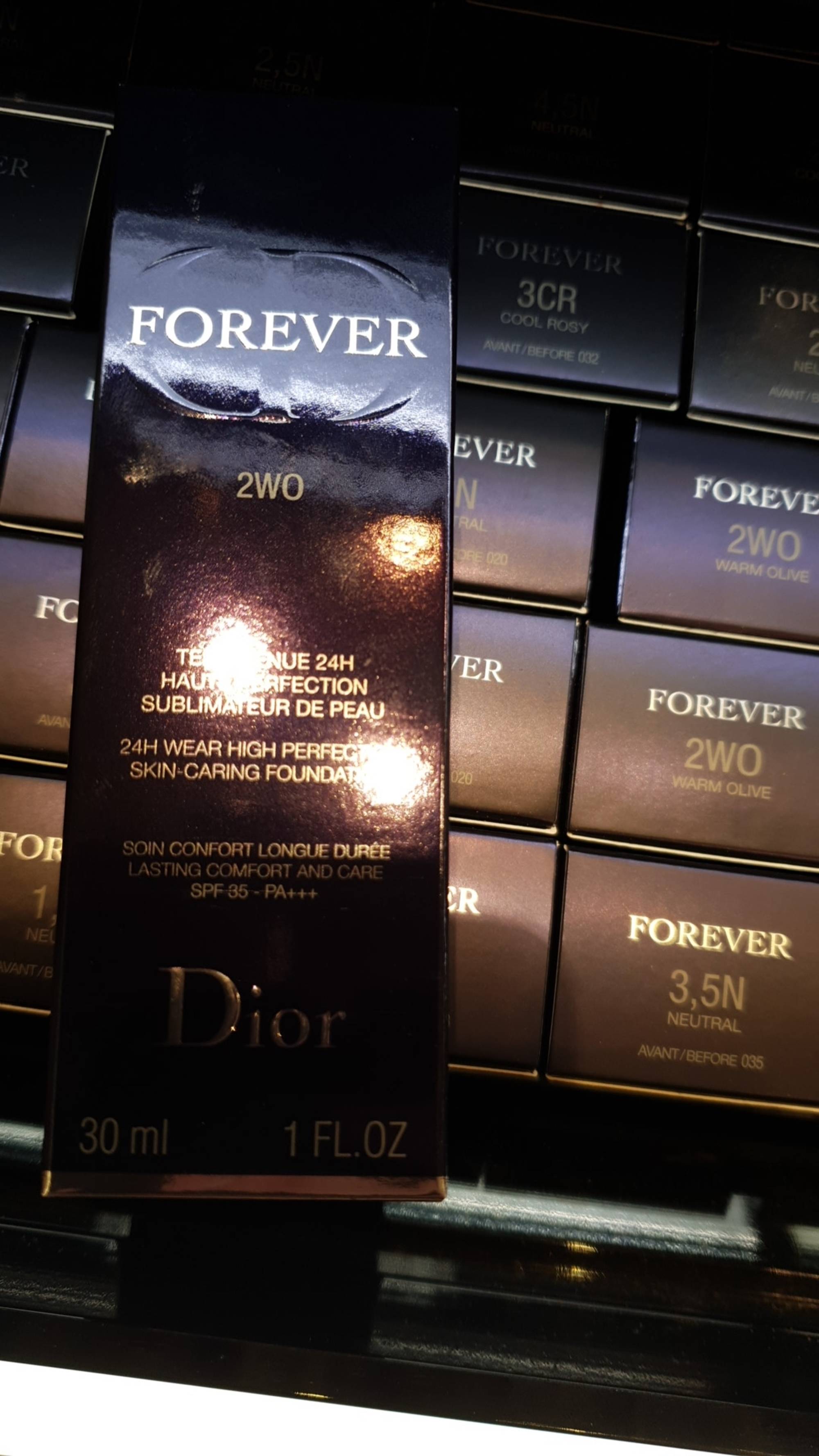DIOR - Forever - Teint tenue 24h haute perfection sublimateur de peau SPF 35