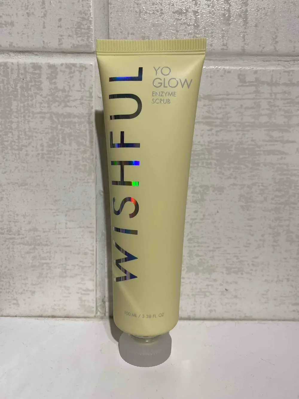 HUDA BEAUTY - Wishful - Yo glow Enzyme scrub