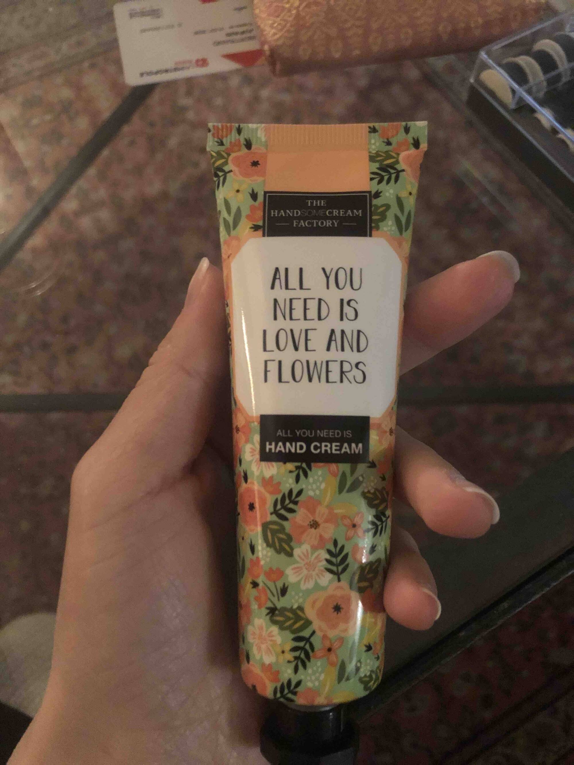MAXBRANDS - All you need is love and flowers - Hand cream 