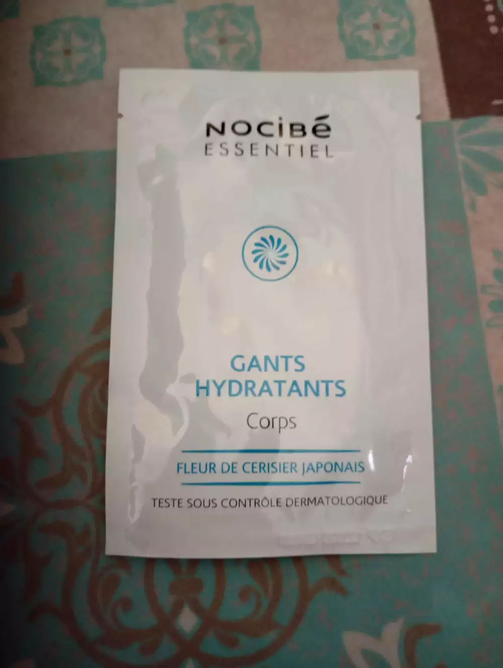 NOCIBÉ - Fleur de cerisier japonais - Gants hydratants corps