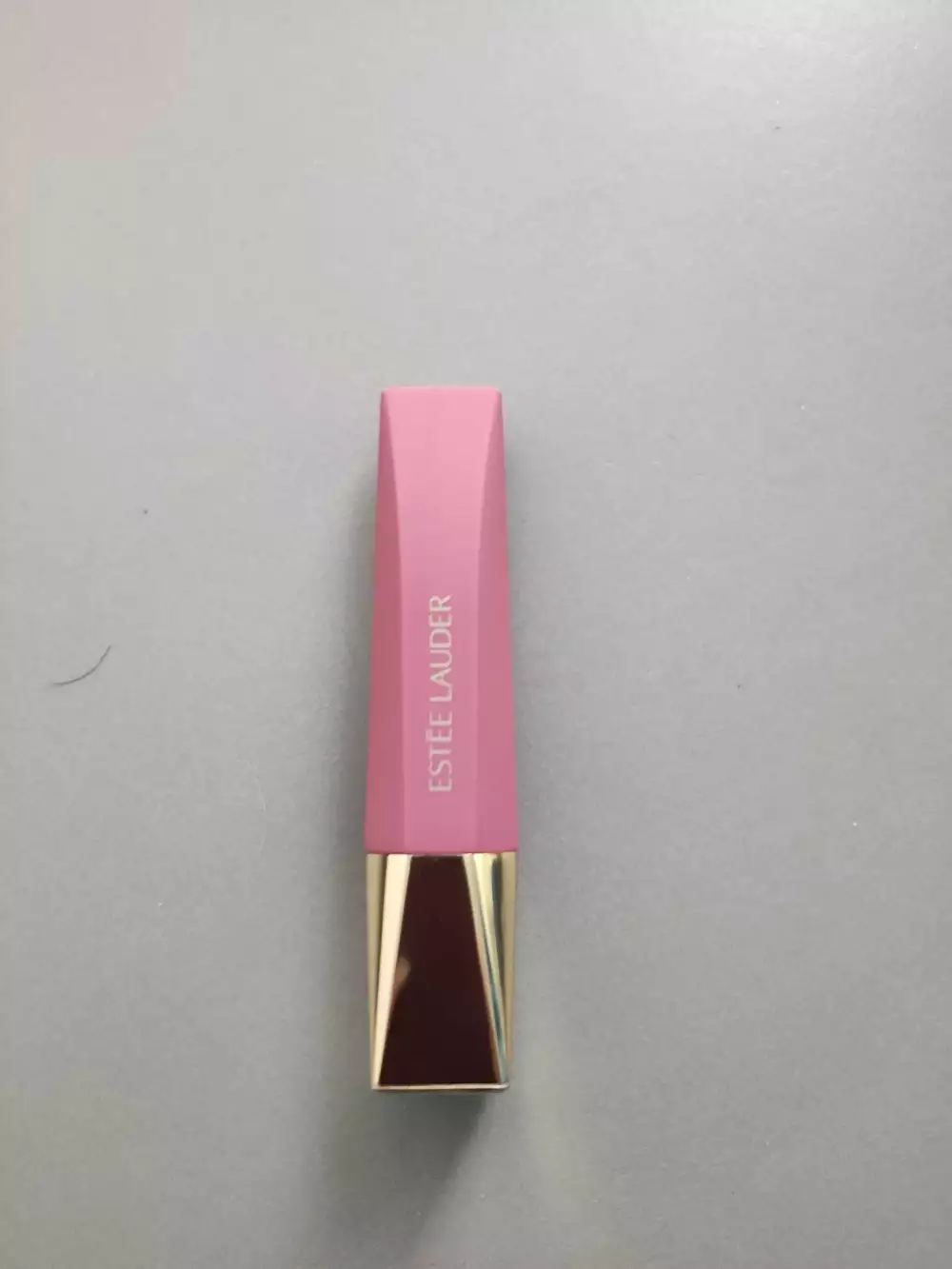 ESTEE LAUDER - Pure color Mousse lèvres légère au beurre de Moringa