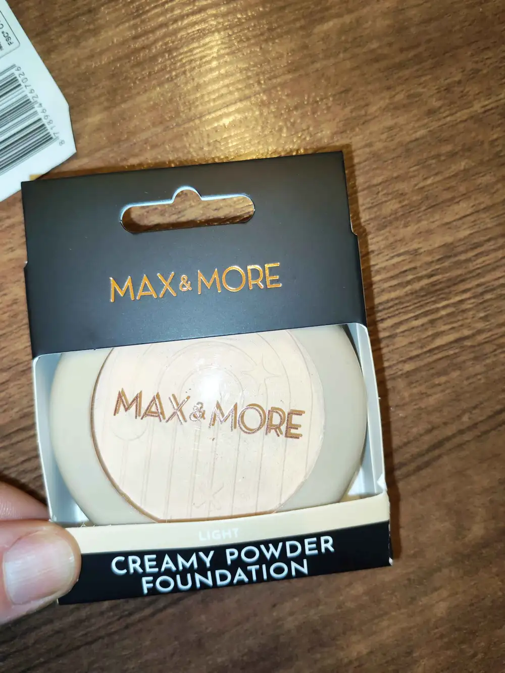 MAX & MORE - Creamy powder foundation
