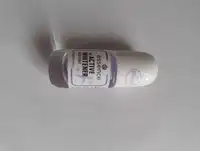 ESSENCE - The active whitener - Vernis blanchissant pour des ongles