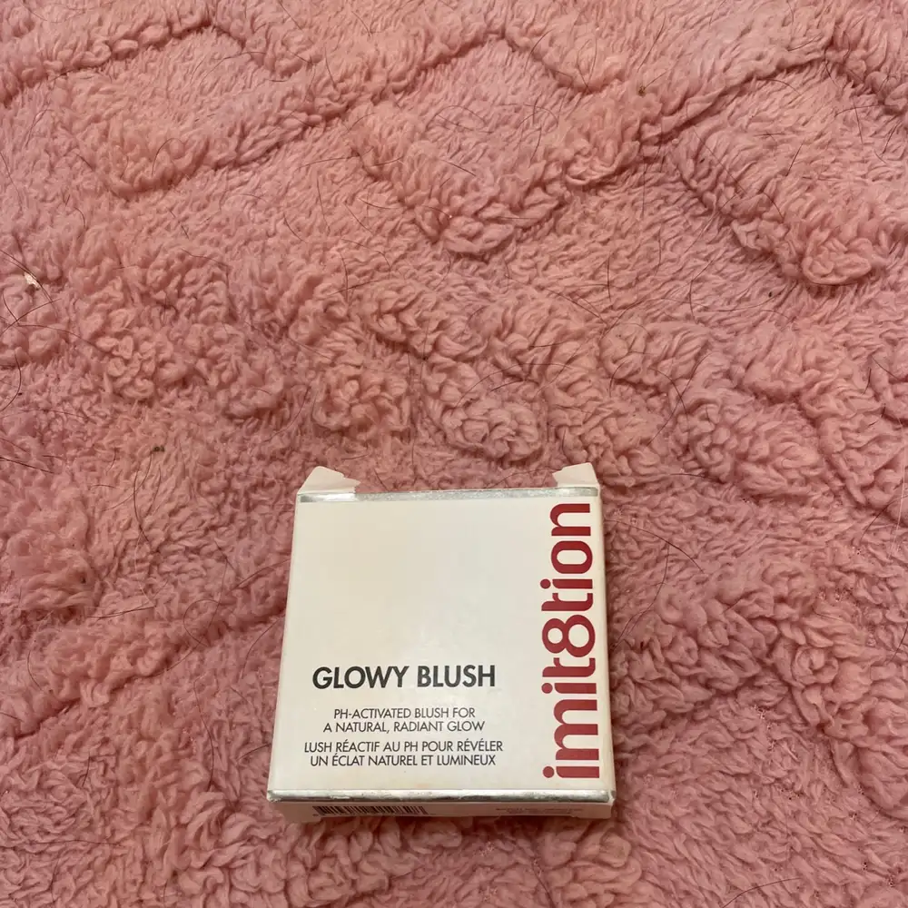 IMIT8TION - Glowy Blush