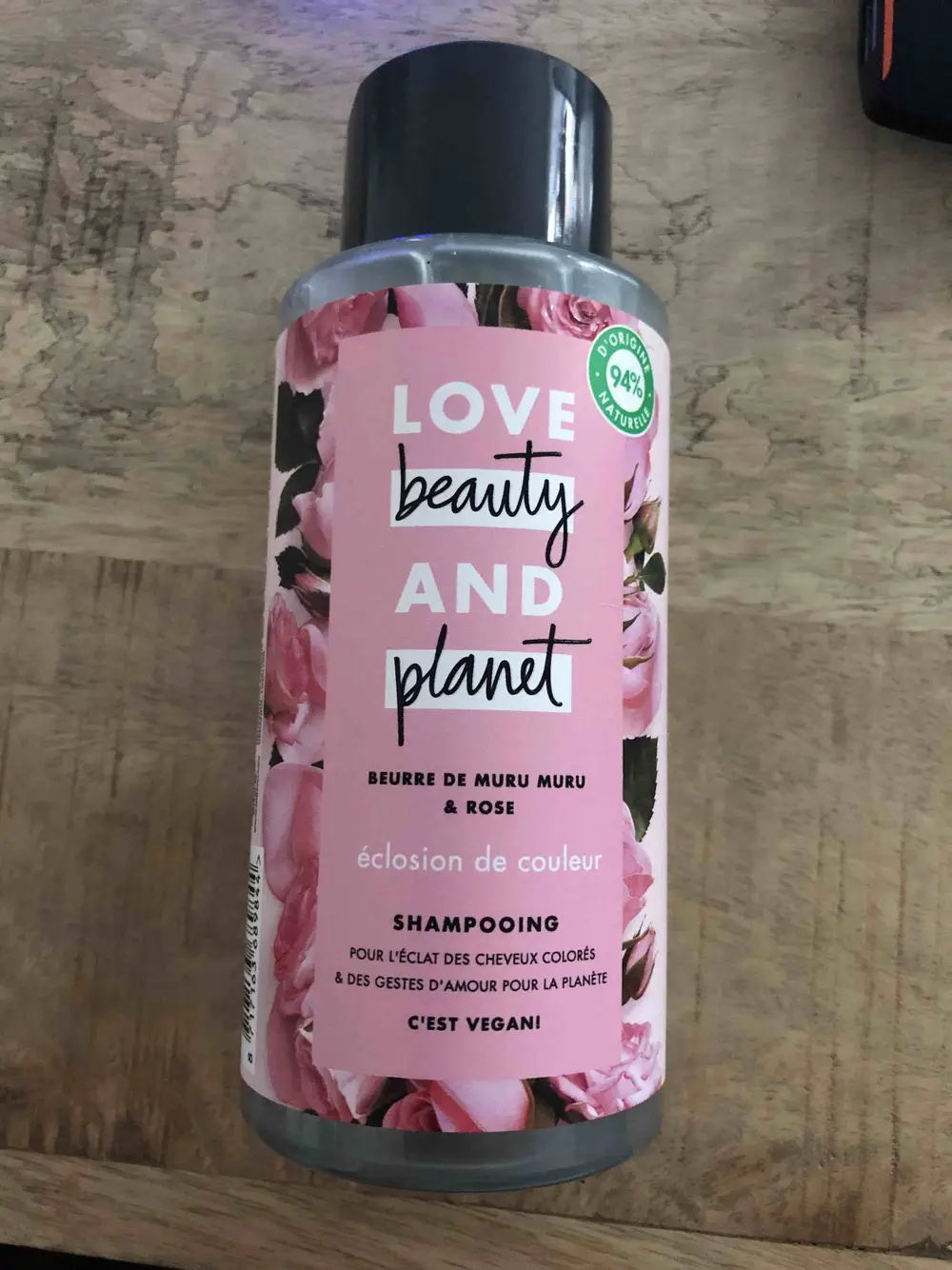 LOVE BEAUTY AND PLANET - Beurre de muru muru & Rose - Shampooing