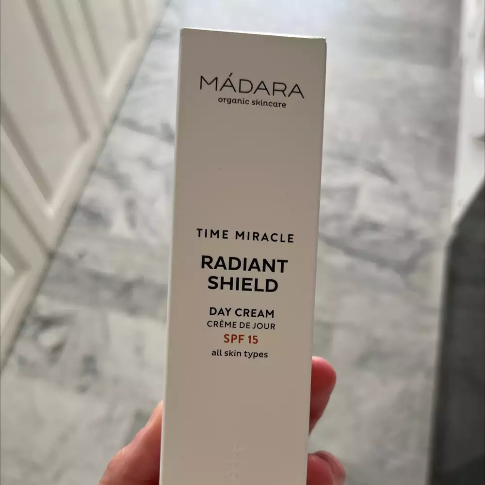 MÁDARA - Radiant shield - Crème du jour SPF 15